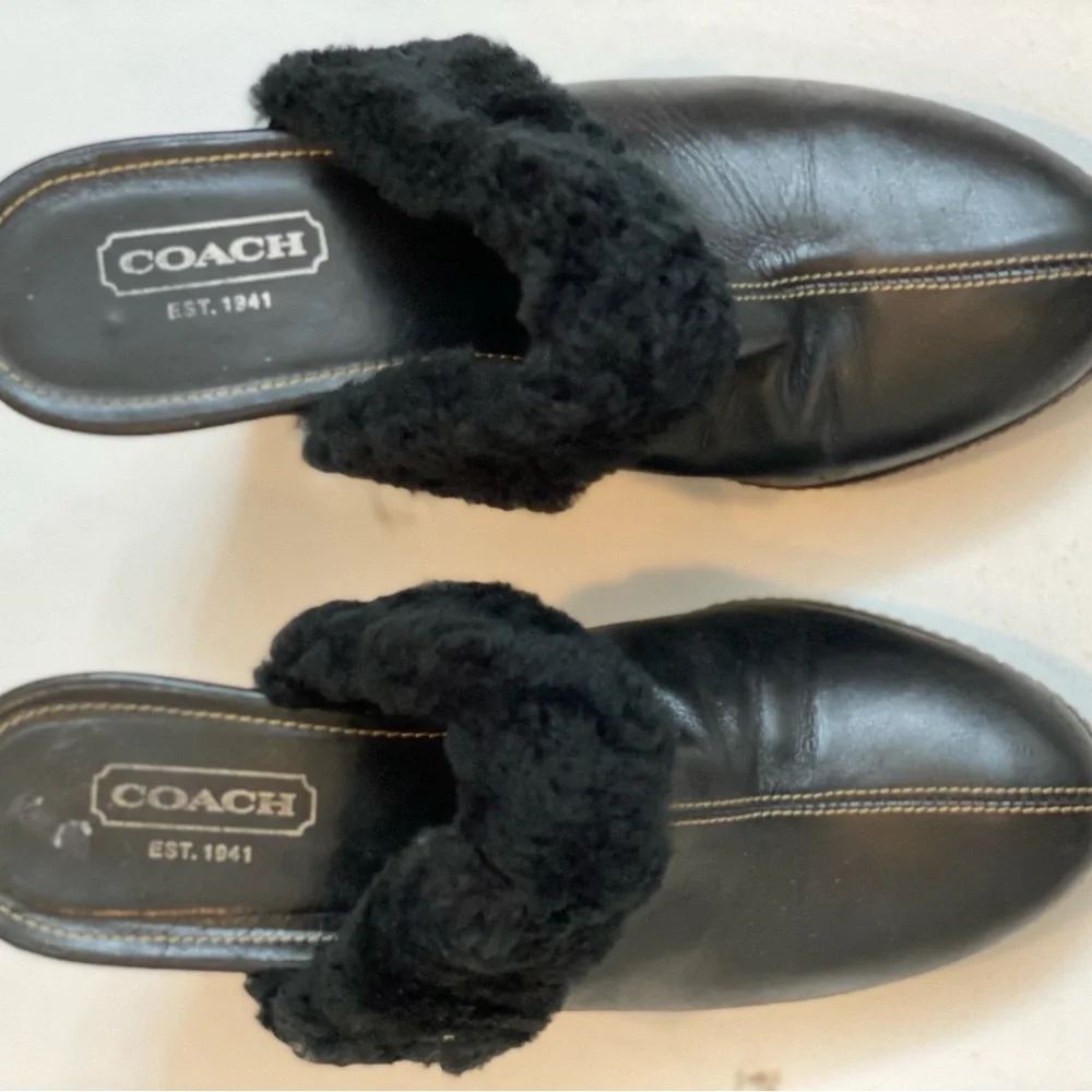 COACH Top quality leather slip on women size 7, this shoe is like New, - Picture 7 of 7